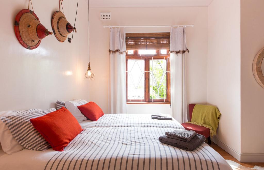 Number5 Guesthouse เคปทาวน์ ภายนอก รูปภาพ